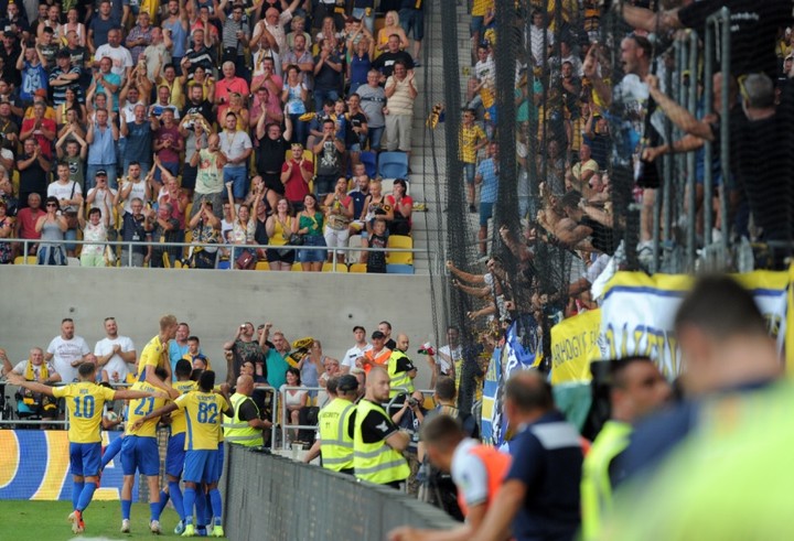 Šláger Dunajská Streda - Slovan nielen na HUSTE.tv, ale asi aj s fanúšikmi na tribúnach! Ako sa tam dostať?
